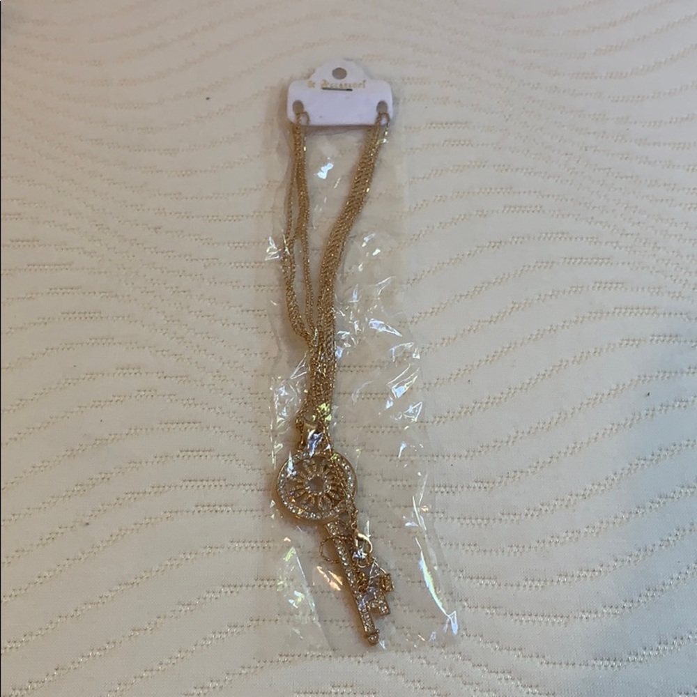 Costume Jewelry 18in Long